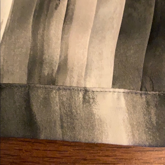 Vera Wang Blouse. Gray Off-Wh Black Sz XS - Picture 5 of 5